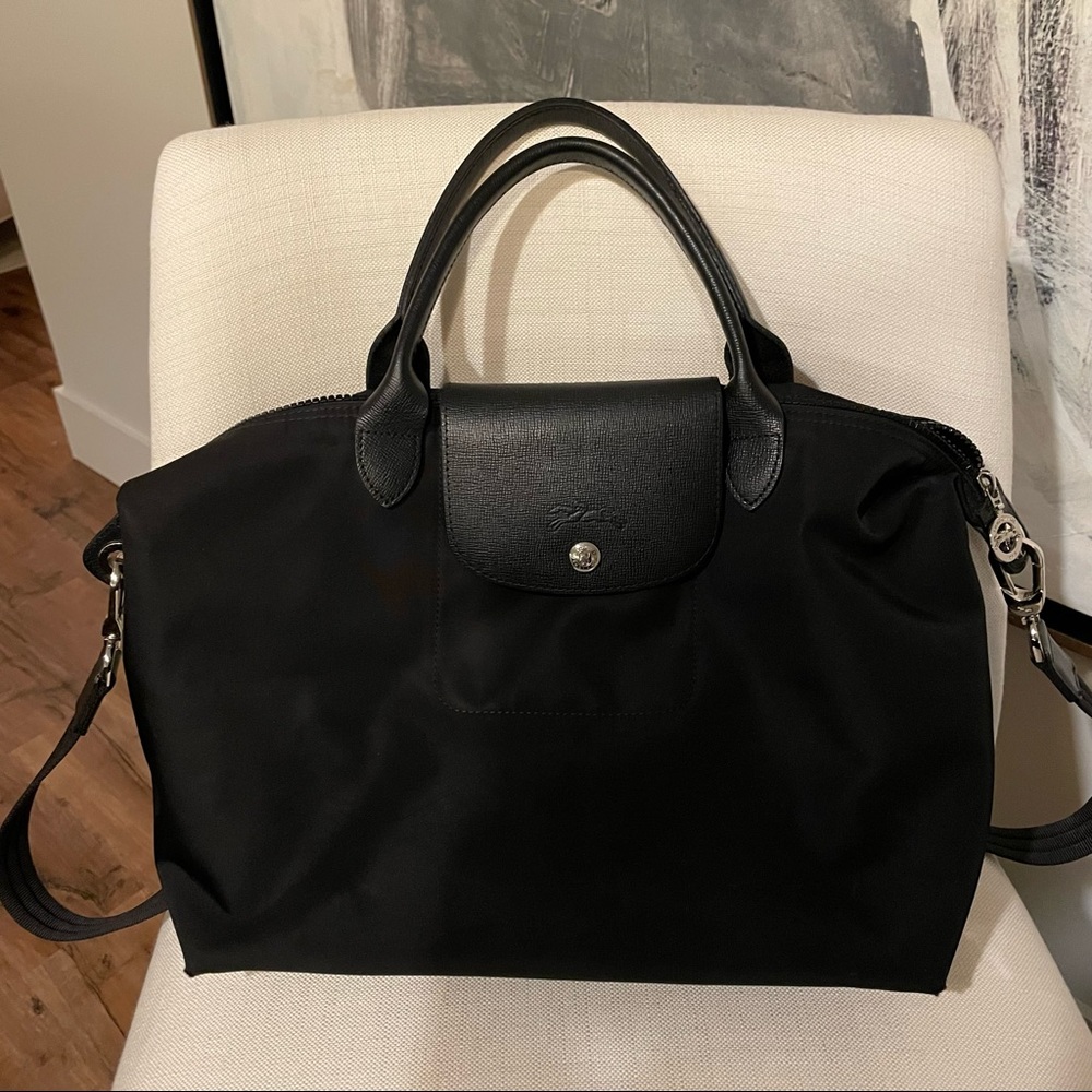 Longchamp Le Pliage Neo Medium Handbag With Strap in Black